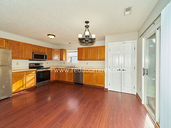 4th image of 6437 Lonestar Dr