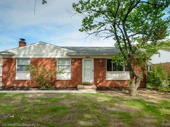 34878 Michelle Dr, Romulus, MI 48174