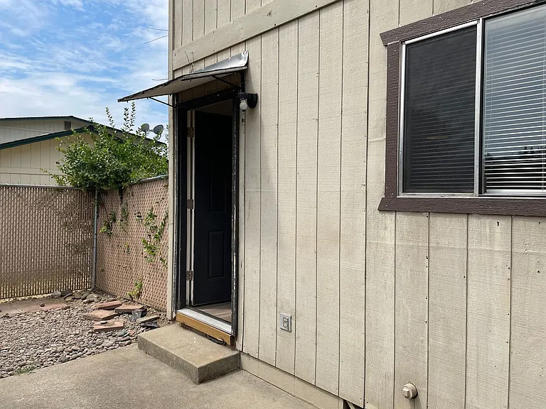 2024 NE Fairview Ave #A — Photo 18