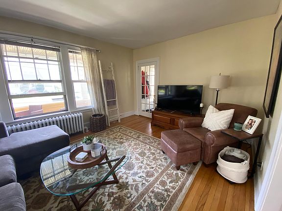 Living Room & Front Entrance