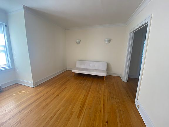 3rd image of 5060 N Wolcott Ave Unit W3