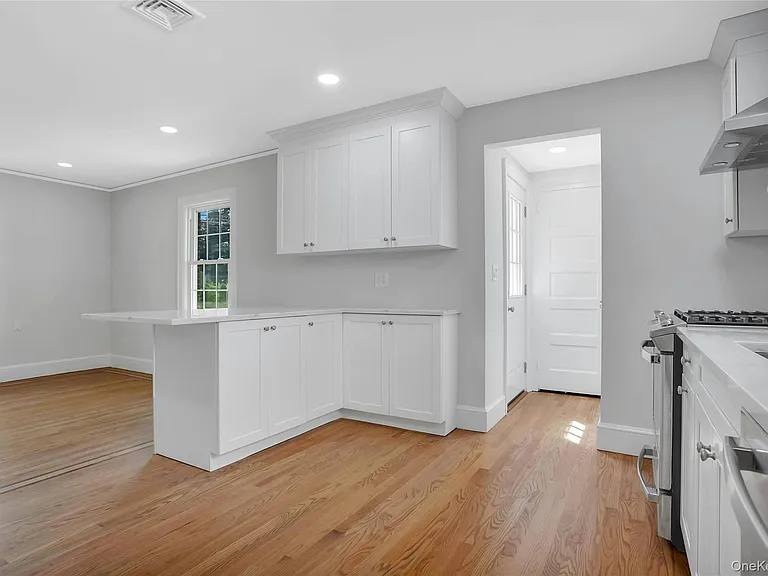 92 Hillside Ave — Photo 12