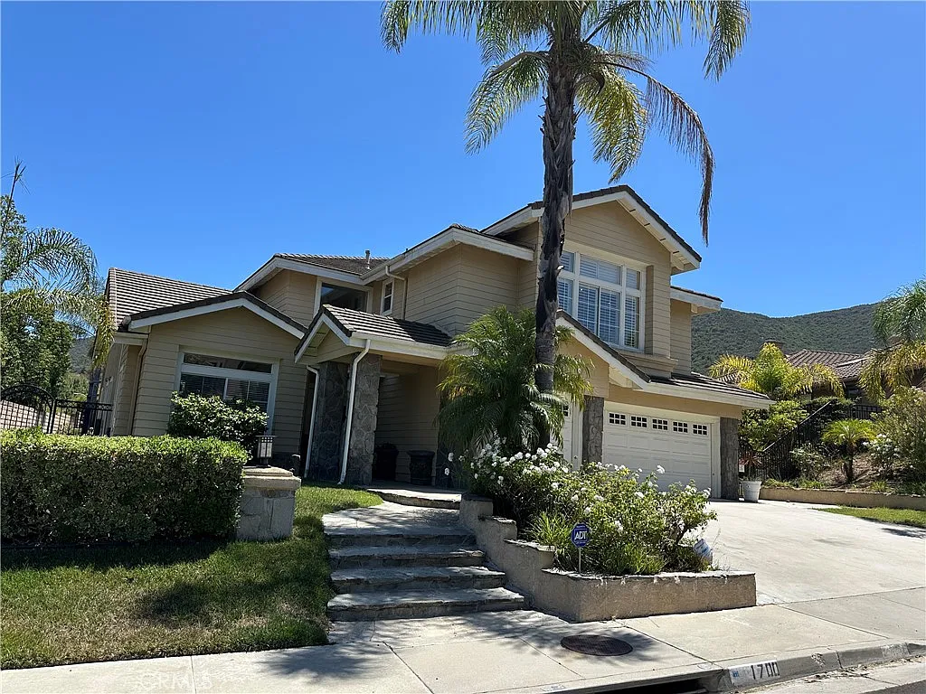 4 bed, 3512 sqft, $7,400 — Photo 2