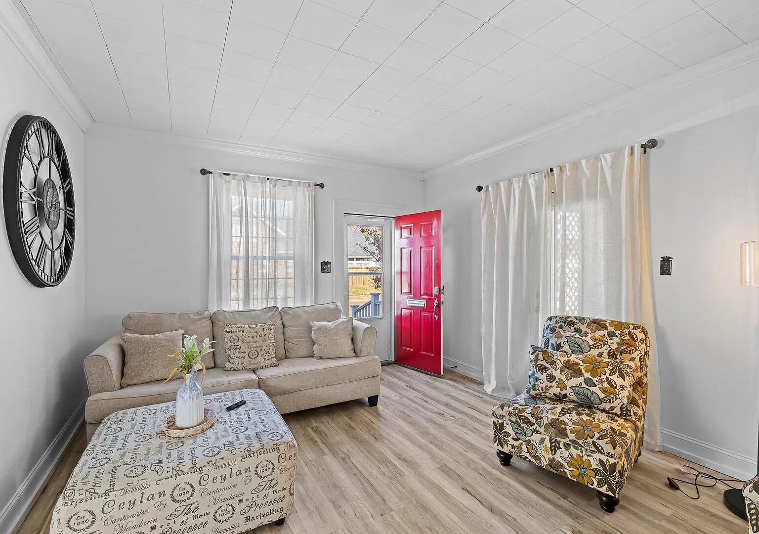 4 bed, 1800 sqft, $3,700 — Photo 1
