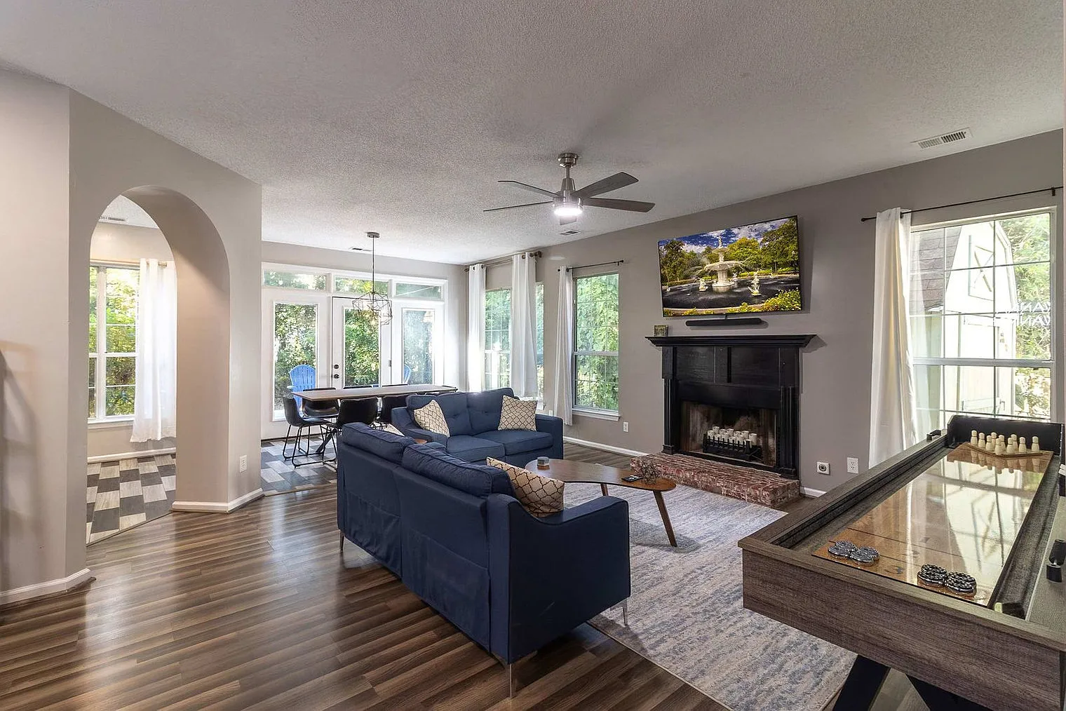 4 bed, 3.0 bath, 2109 sqft, $2,934 — Photo 3