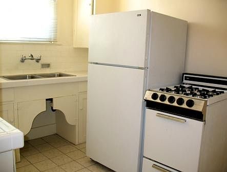 5th image of 126 Esperanza Ave APT A