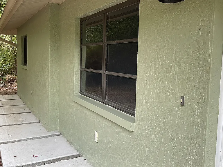 215 Leroy Ave — Photo 13