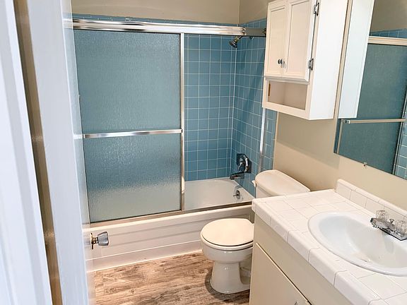 4th image of 231 S Bayview Ave #19