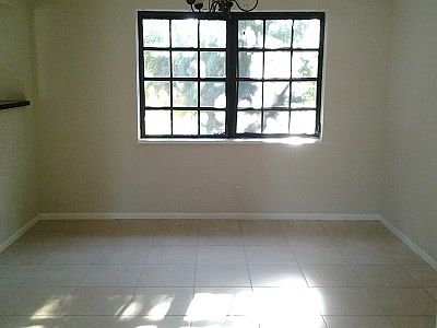 4th image of 1009 Long Island Ave