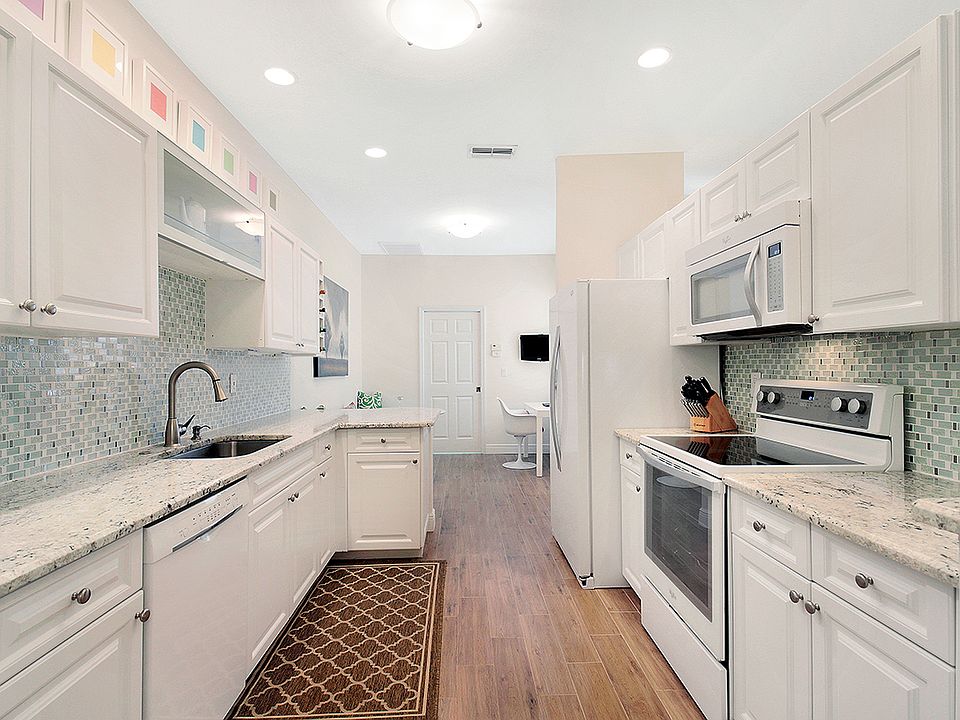 2nd image of 3383 Wildwood Lake Cir