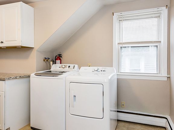 4th image of 76 Personette Ave #2