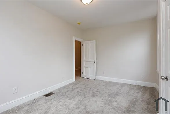 5425 Stewart St — Photo 14