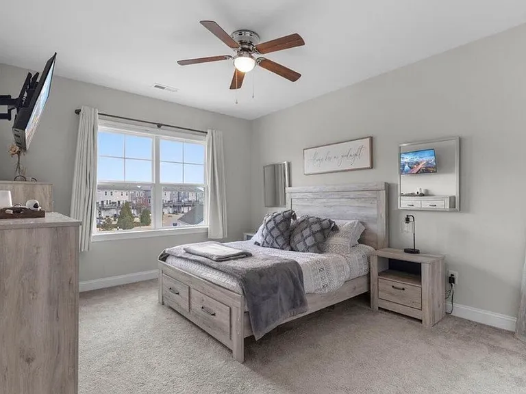 6413 Archwood Ave — Photo 8