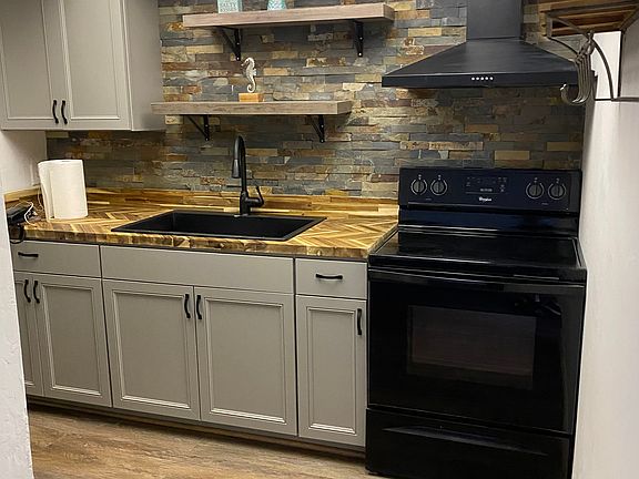5th image of 4906 Victoria Dr APT 204