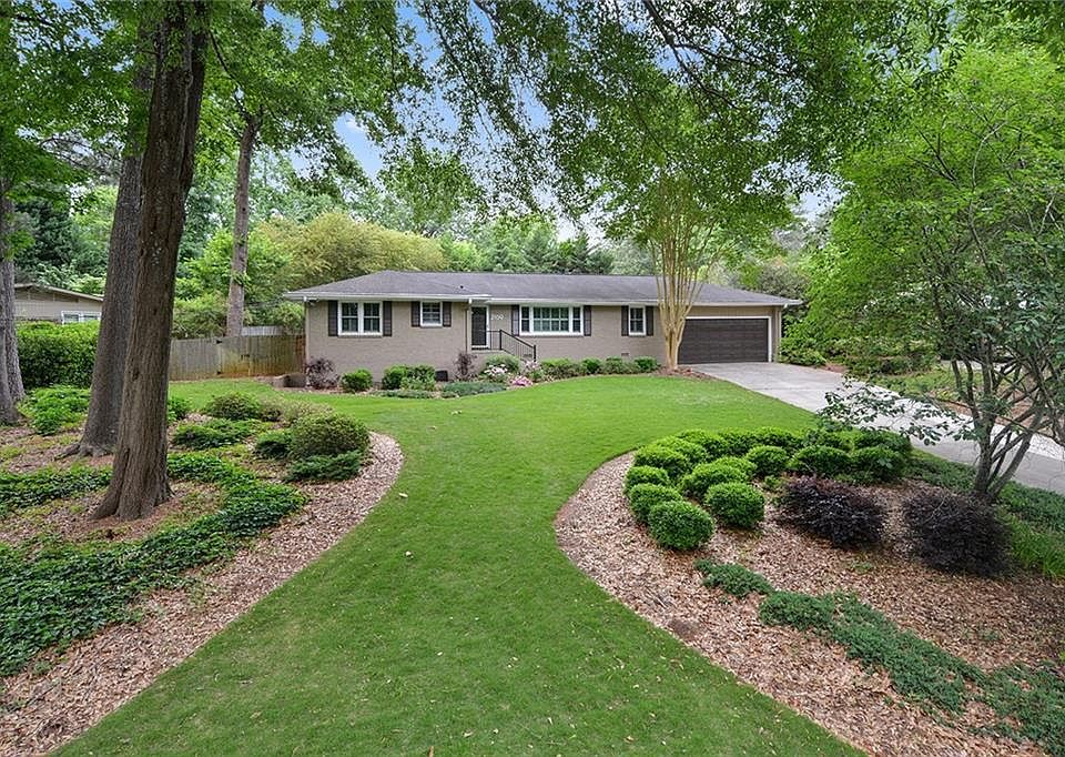 1st image of 2169 Thorncliff Dr NE