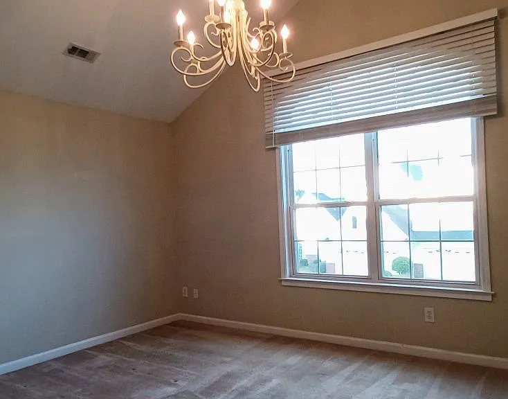 519 Cliffview Ct — Photo 6