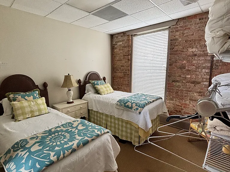 214 E Broad St #B — Photo 43