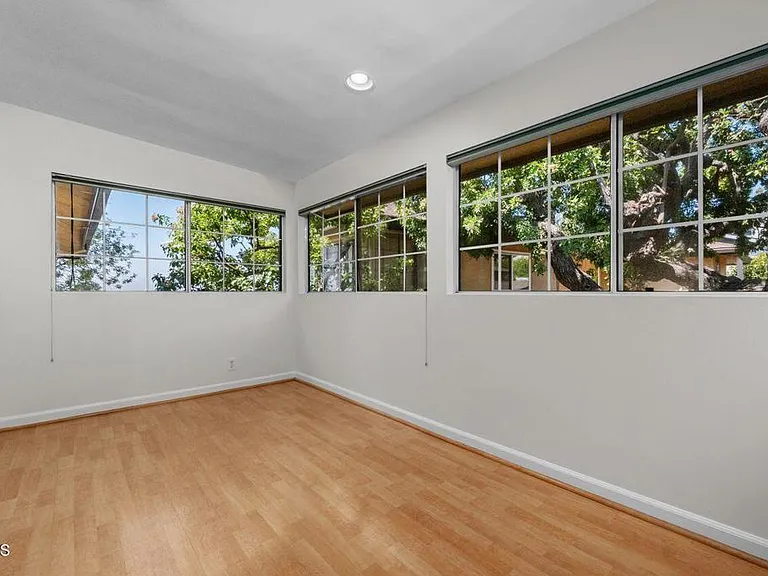 385 Cliff Dr #8 — Photo 13