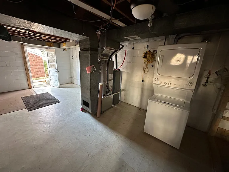105 Meadowview Dr — Photo 30
