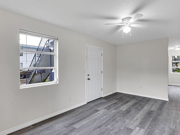 3rd image of 751 Bellevue Ave #1