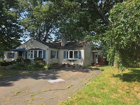2nd image of 39 Darien Dr