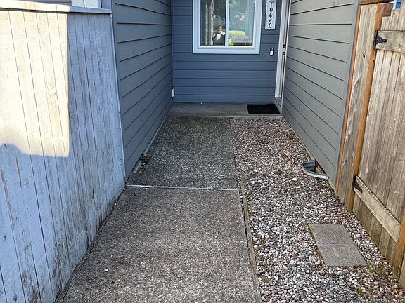 2nd image of 10640 SW Del Monte Dr