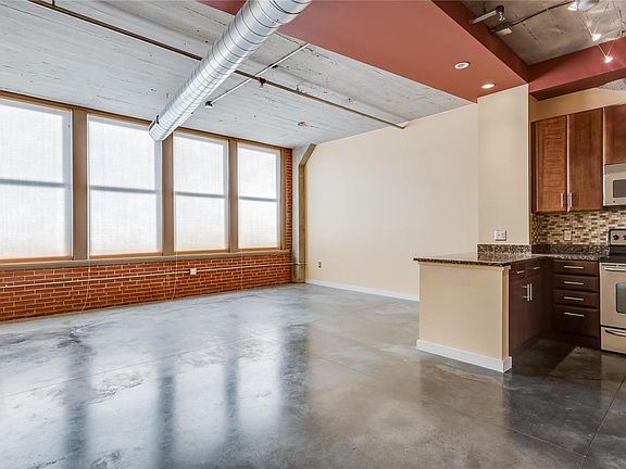 2nd image of 1635 Washington Ave APT 303