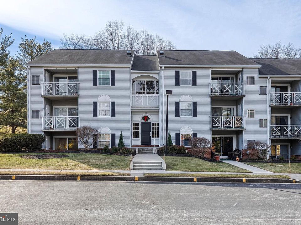1st image of 11 Elphin Ct Unit 301