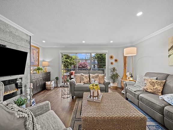 2nd image of 1441 Blackwood St #208