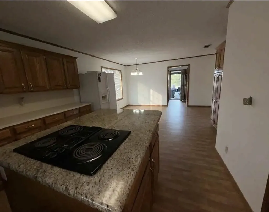 3 bed, 2.5 bath, 2275 sqft, $2,100 — Photo 4