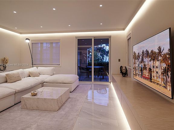 5th image of 19115 Fisher Island Dr #19115