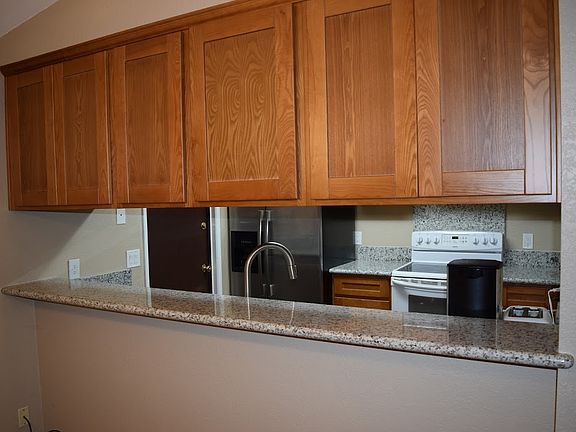 5th image of 38 Hidden Cove Cir