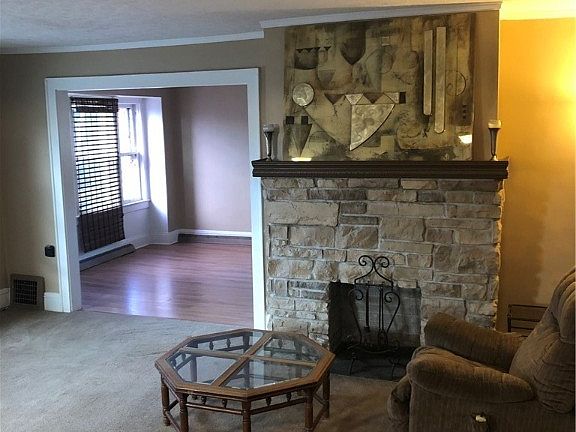 4th image of 2669 N Bender Ave