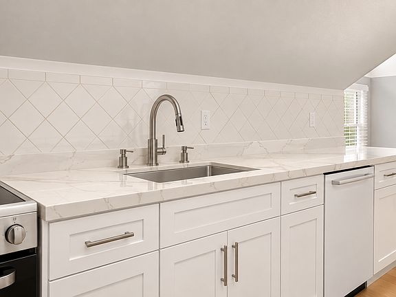 3rd image of 12-14 Shannon St #3