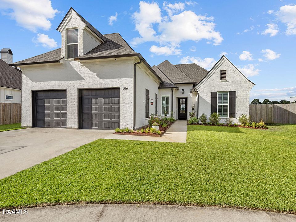 1st image of 304 Bamboo Palm Way