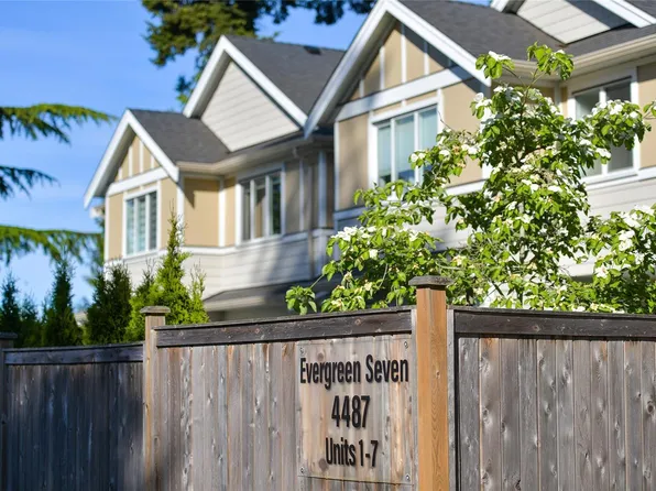 4487 Wilkinson Rd #2, Saanich, BC V8Z 5C2