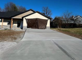 102 Haylee Cir, Monett, MO 65708