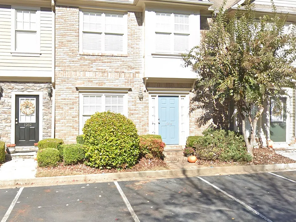 1264 Harris Commons Pl