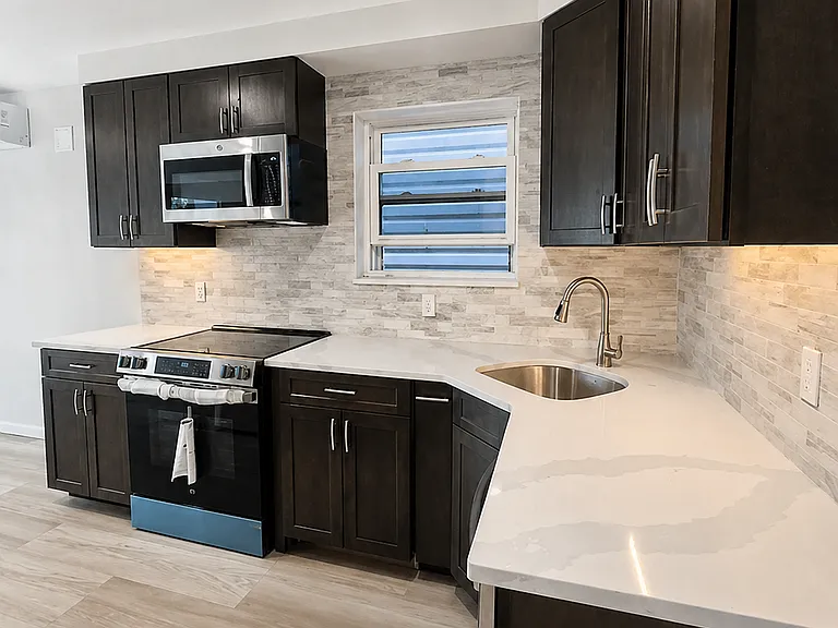 31-59 43rd St #2H — Photo 2