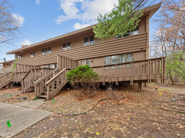 81 Walden St, Burnsville, MN 55337