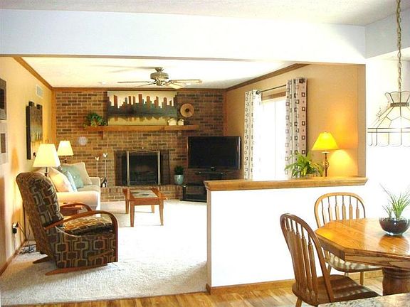 5th image of 323 Palm Springs Dr