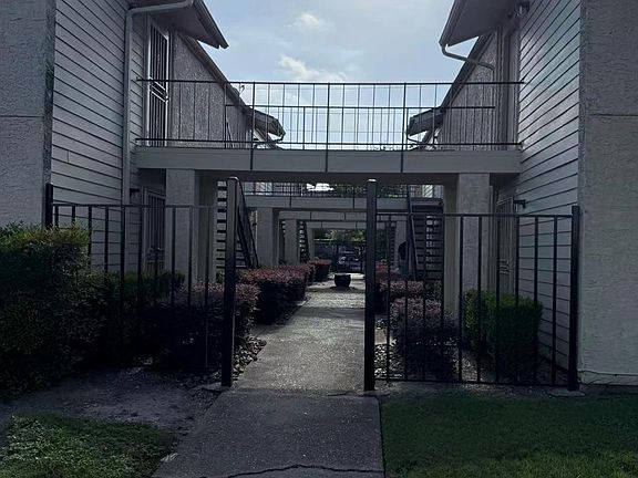 4th image of 10075 Westpark Dr APT 52
