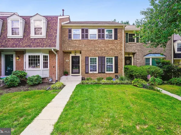 2747 Carter Farm Ct, Alexandria, VA 22306