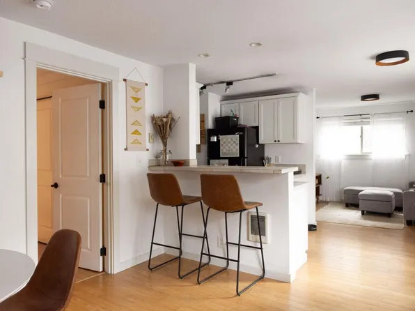 1010 NW Roanoke Ave APT 8, Bend, OR 97703