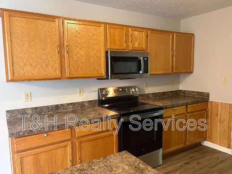 6682 Dunsdin Dr — Photo 10