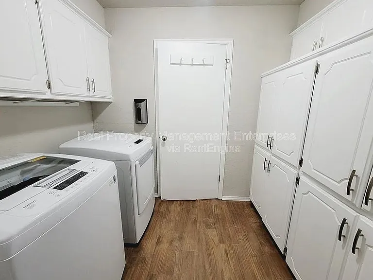 1336 SW 109th Pl — Photo 10