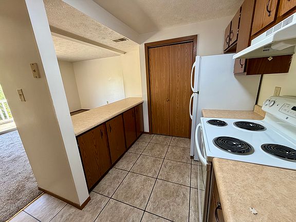 2nd image of 29 Foxglove Dr #0
