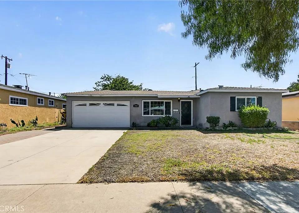 1326 W Brewster Ave