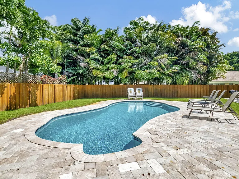 804 Foxpointe Cir — Photo 42