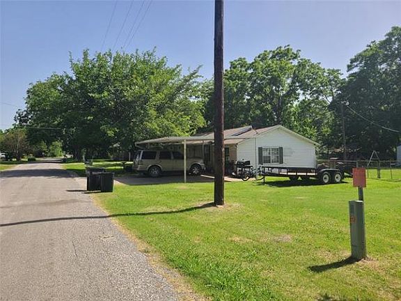 3rd image of 601 N Piney St
